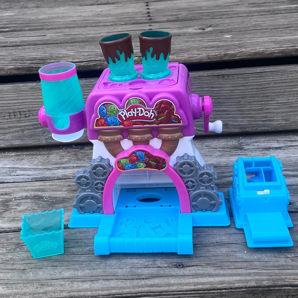Play Doh Kitchen Creations Candy Delight Playset Chocolate Factory 2020 Hasbro